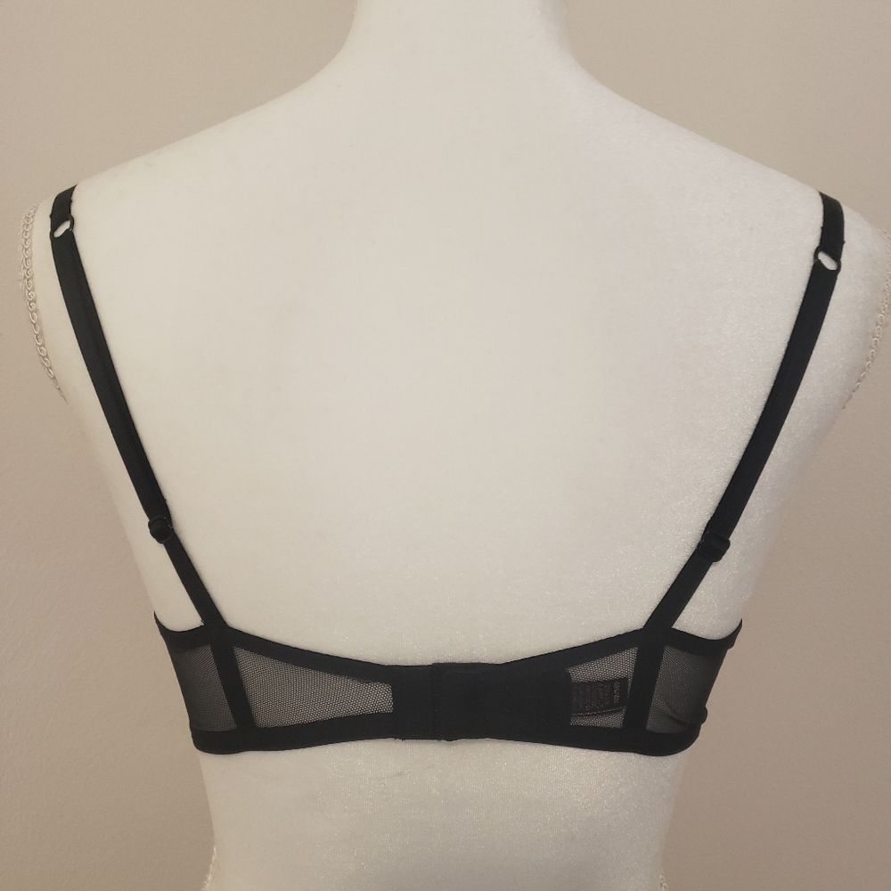 Never Worn… Victorias Secret Bombshell Pushup Red & Black Bra NWOT - Picture 2 of 3
